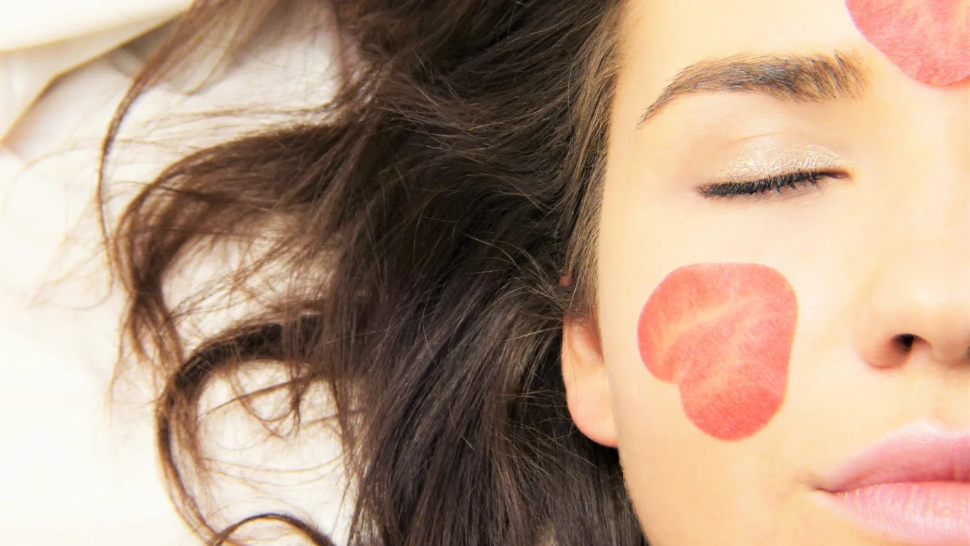 Cómo, por qué y con qué exfoliar el rostro, para tener una piel resplandeciente