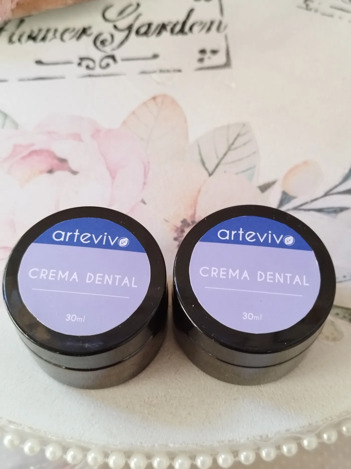 Crema dental orgánica sin bicarbonato.